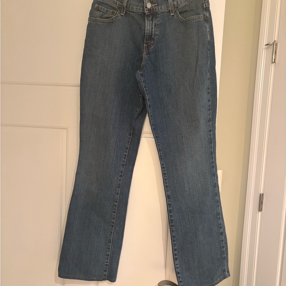 Great for us Short Girls! Levi’s Relaxed Boot Cut 550 Jeans, size 4M.